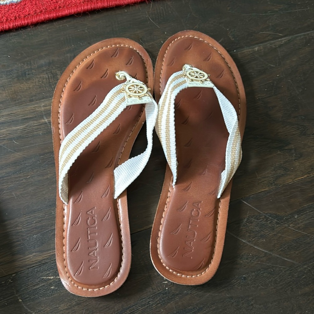 Nautica Flip Flops